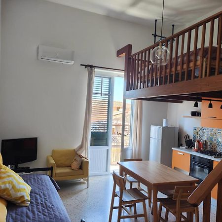 Sunny Flat - Self Apartments Чефалу Екстериор снимка