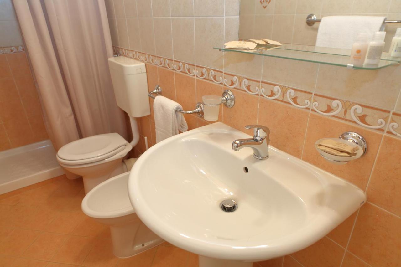 Sunny Flat - Self Apartments Чефалу Екстериор снимка