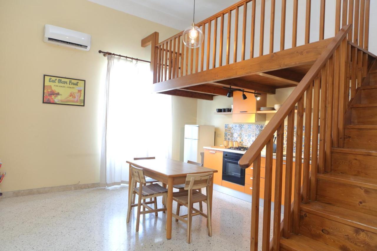 Sunny Flat - Self Apartments Чефалу Екстериор снимка